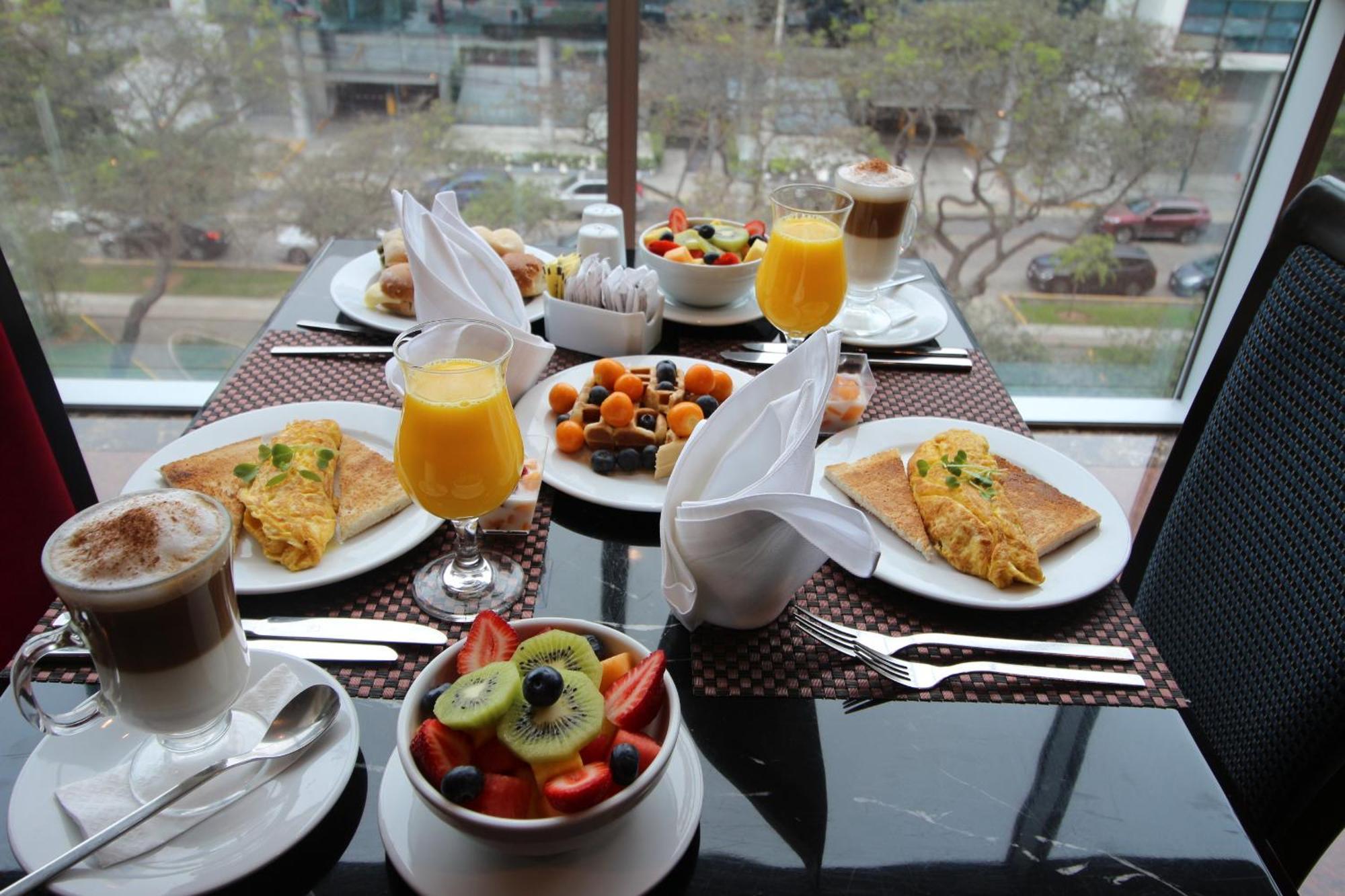 Hilton Garden Inn Lima Surco Экстерьер фото